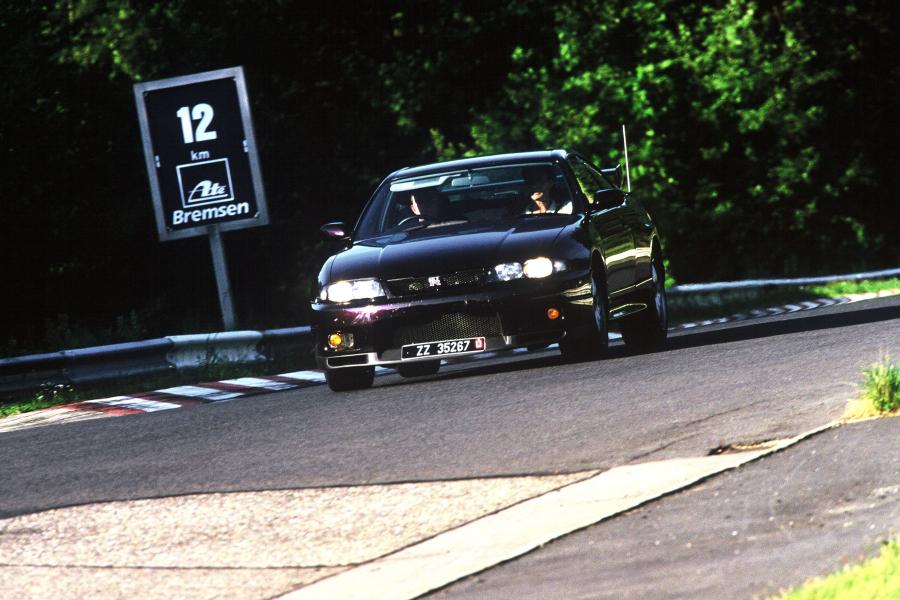  Nissan Skyline GT-R V-spec (BCNR33) 1995 года  (фото 15 из 16)